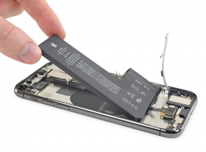 Výměna baterie / iPhone 11 Pro